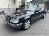 Mercedes-Benz E 220 Cabrio - Autom, Klima, Leder Recaro, Sitzh - gebrauchte Mercedes-Benz E 220 aus dem Jahr 1993