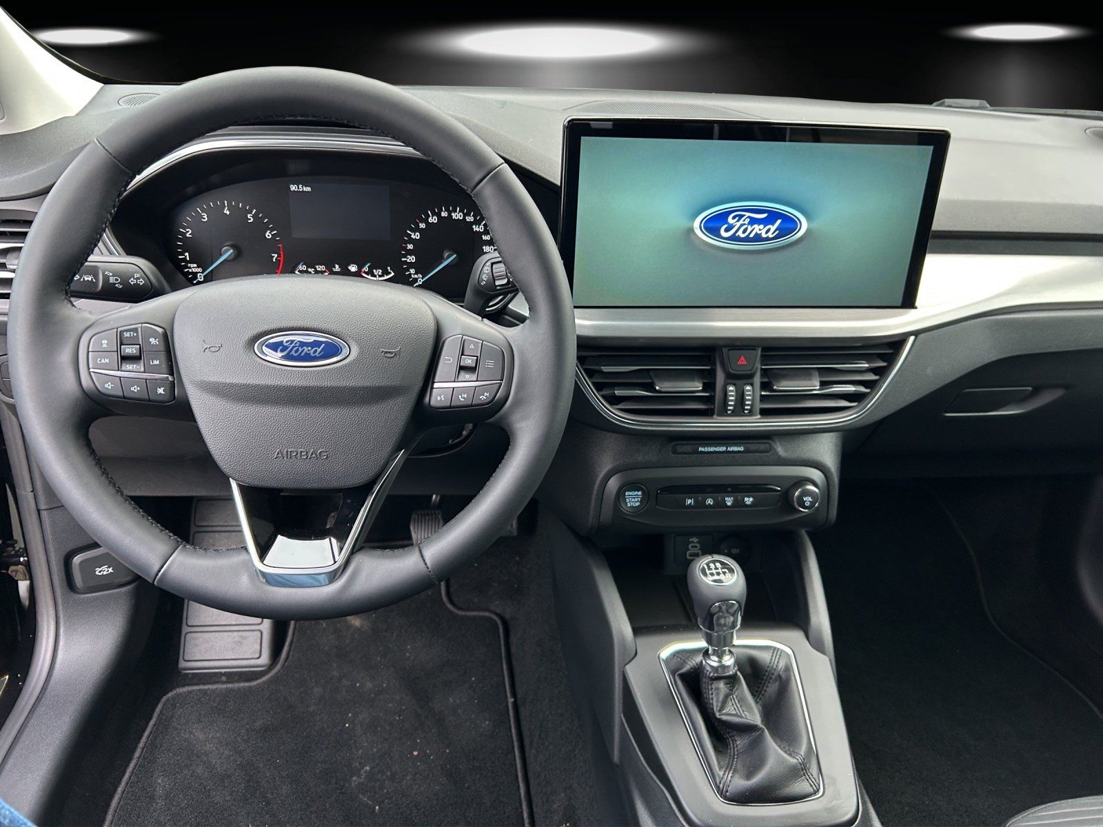 Fahrzeugabbildung Ford Focus Titanium Winter Pak. Assystens Paket. PDC