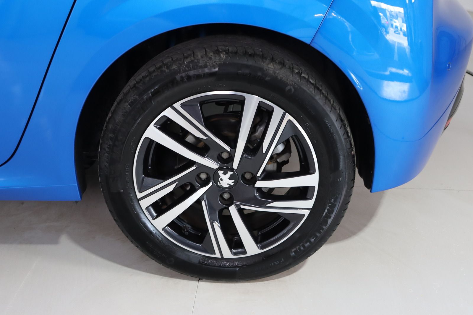 Fahrzeugabbildung Peugeot 208 1.2i Allure Pack * HU / AU neu
