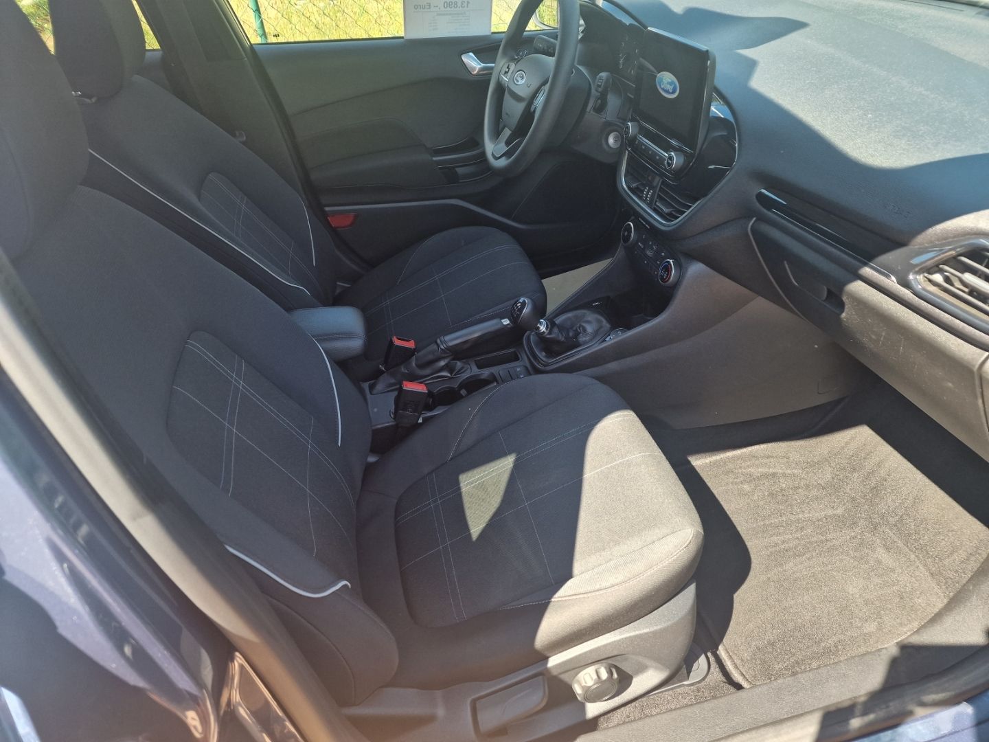 Fahrzeugabbildung Ford Fiesta Cool & Connect Apple CarPlay Android Auto