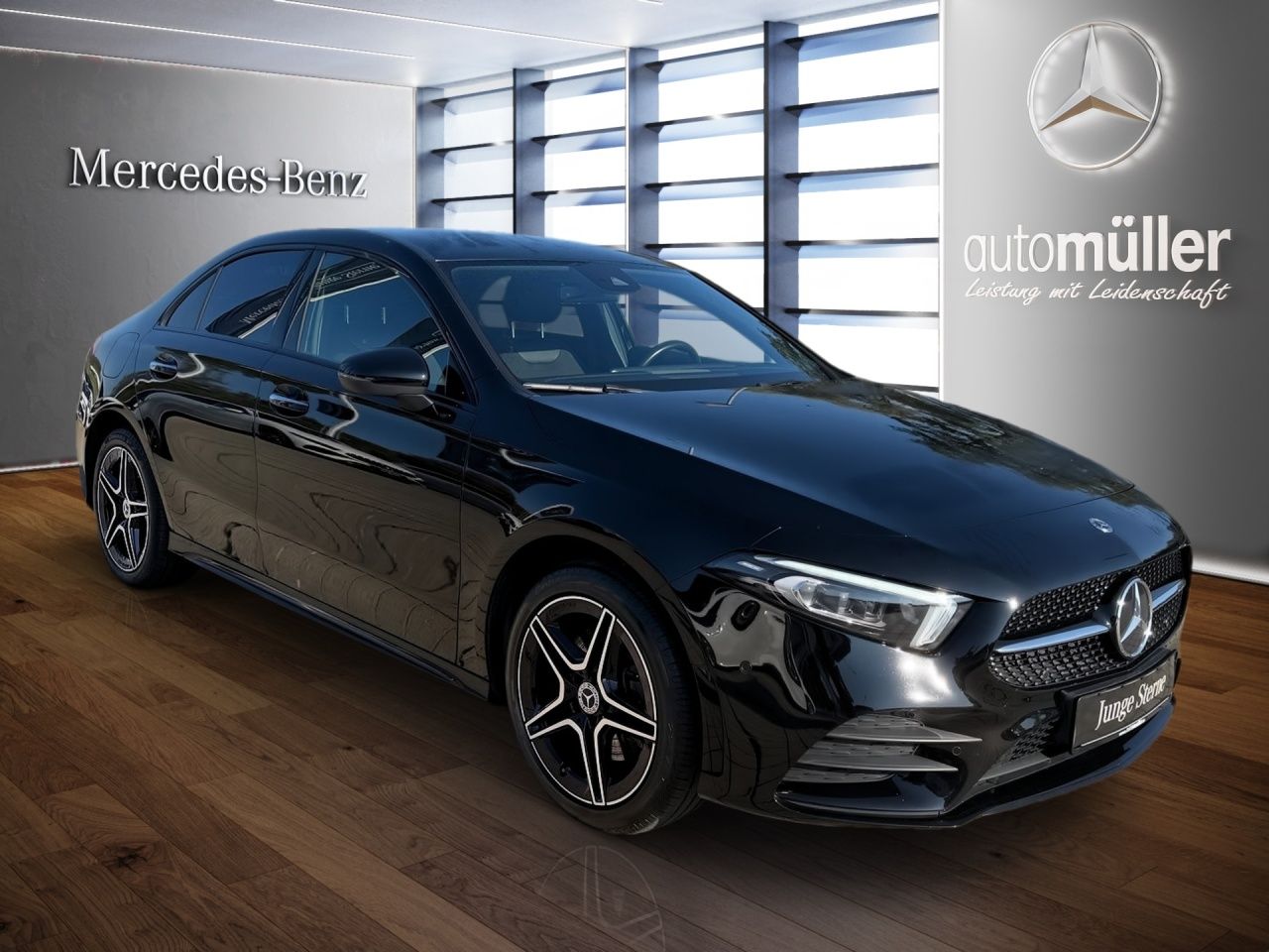 Fahrzeugabbildung Mercedes-Benz A 250 e Limousine AMG+NIGHT+MULTIBEAM+STNDHZ+++
