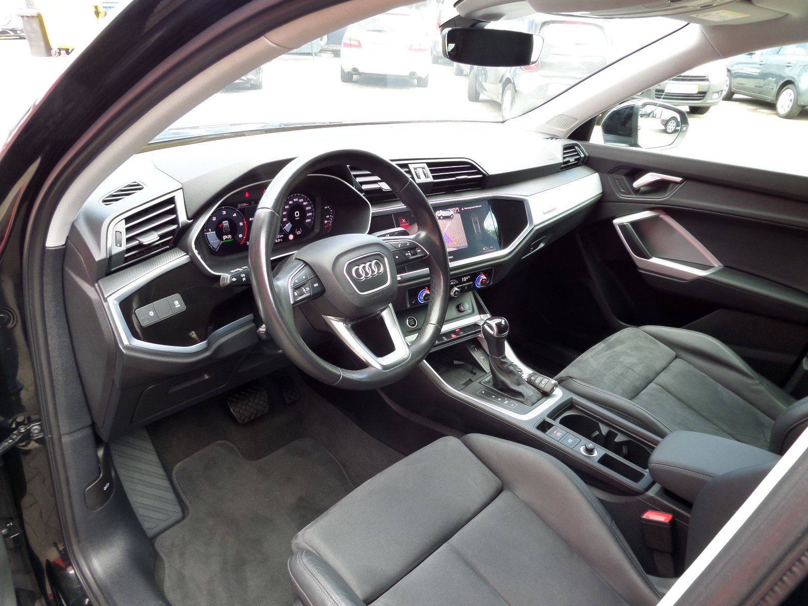 Audi Q3 Sportback 40 TDI quattro S line NAVI-AHK foto 12