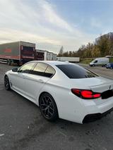 BMW M550i xDrive A - - gebrauchte BMW M550 aus dem Jahr 2022