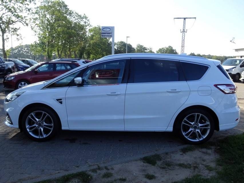 Fahrzeugabbildung Ford S-MAX 2.5 Duratek (FHEV) Hybrid Titanium AHK