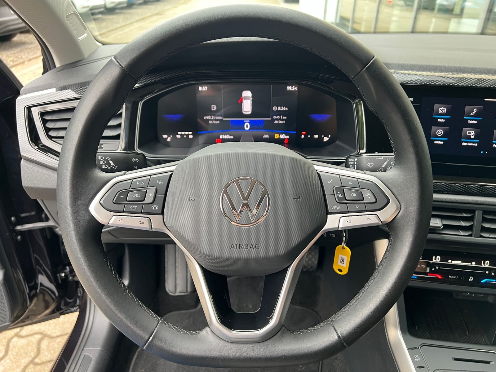 Fahrzeugabbildung Volkswagen Polo Life 1.0 *LED, Climatronic, Sitzhzg., AppCo