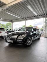 Mercedes-Benz E 200 Coupe CGI BlueEfficiency *Vollleder*Shzg* - Mercedes-Benz E 200: Blueefficiency