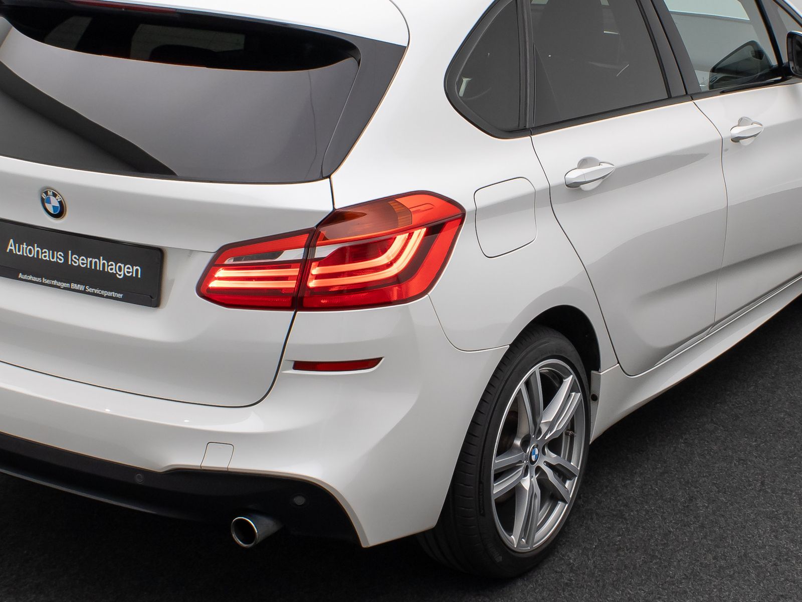 Fahrzeugabbildung BMW 220d Active Tourer M Sport HUD Alarm ParkAs HiFi