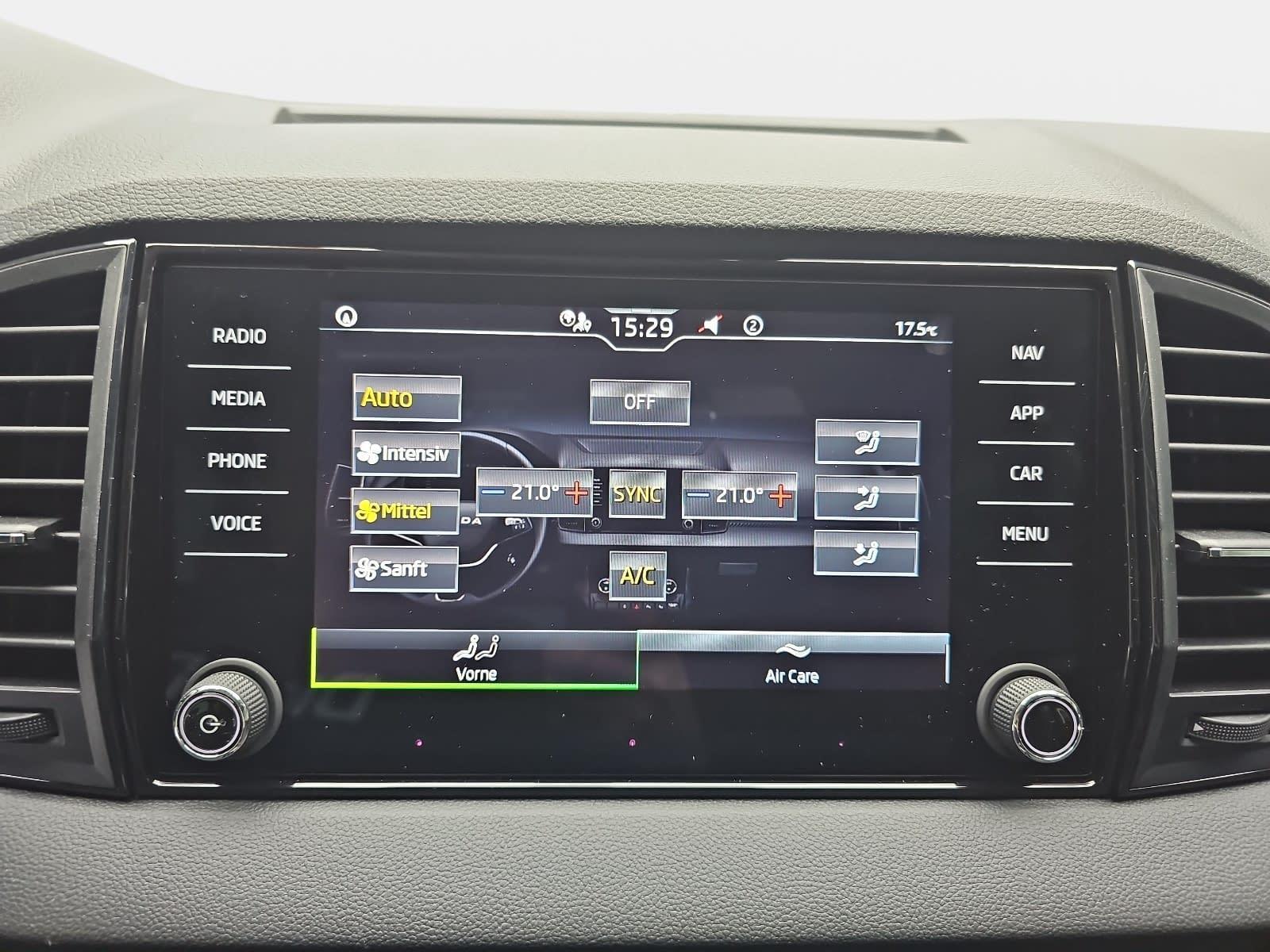 Skoda KAROQ 2.0 TDI DSG FAMILY LED AHK KAMERA