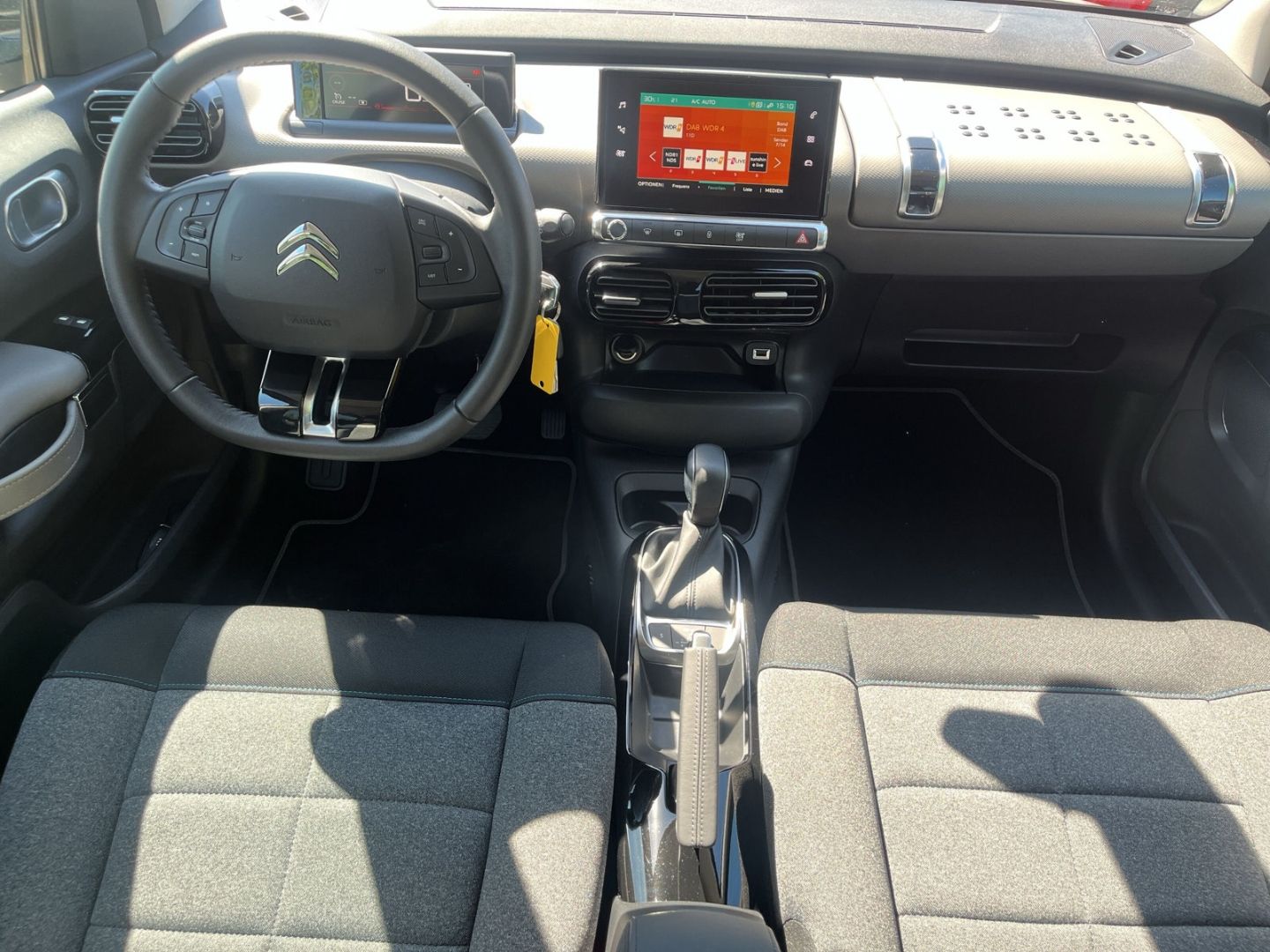 Fahrzeugabbildung Citroën C4 Cactus Feel e-THP PT 110 1.2 Navi DAB SHZ