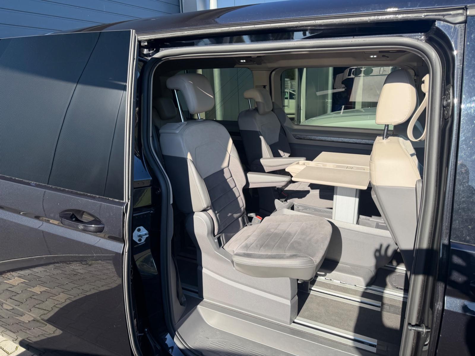 Volkswagen T7 Multivan eHybrid lang Panorama/7Sitze-Voll!