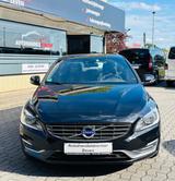 Volvo S60  D4 Lim. Momentum/2.0D/Navi/R.Kam/AHK - Volvo S60: R