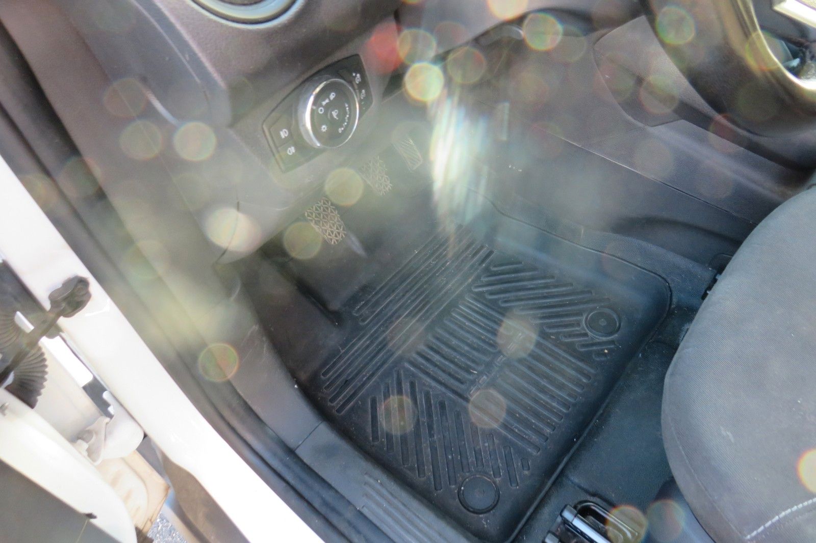 Fahrzeugabbildung Ford Transit Courier KASTEN KLIMA FLÜGEL 1.HD