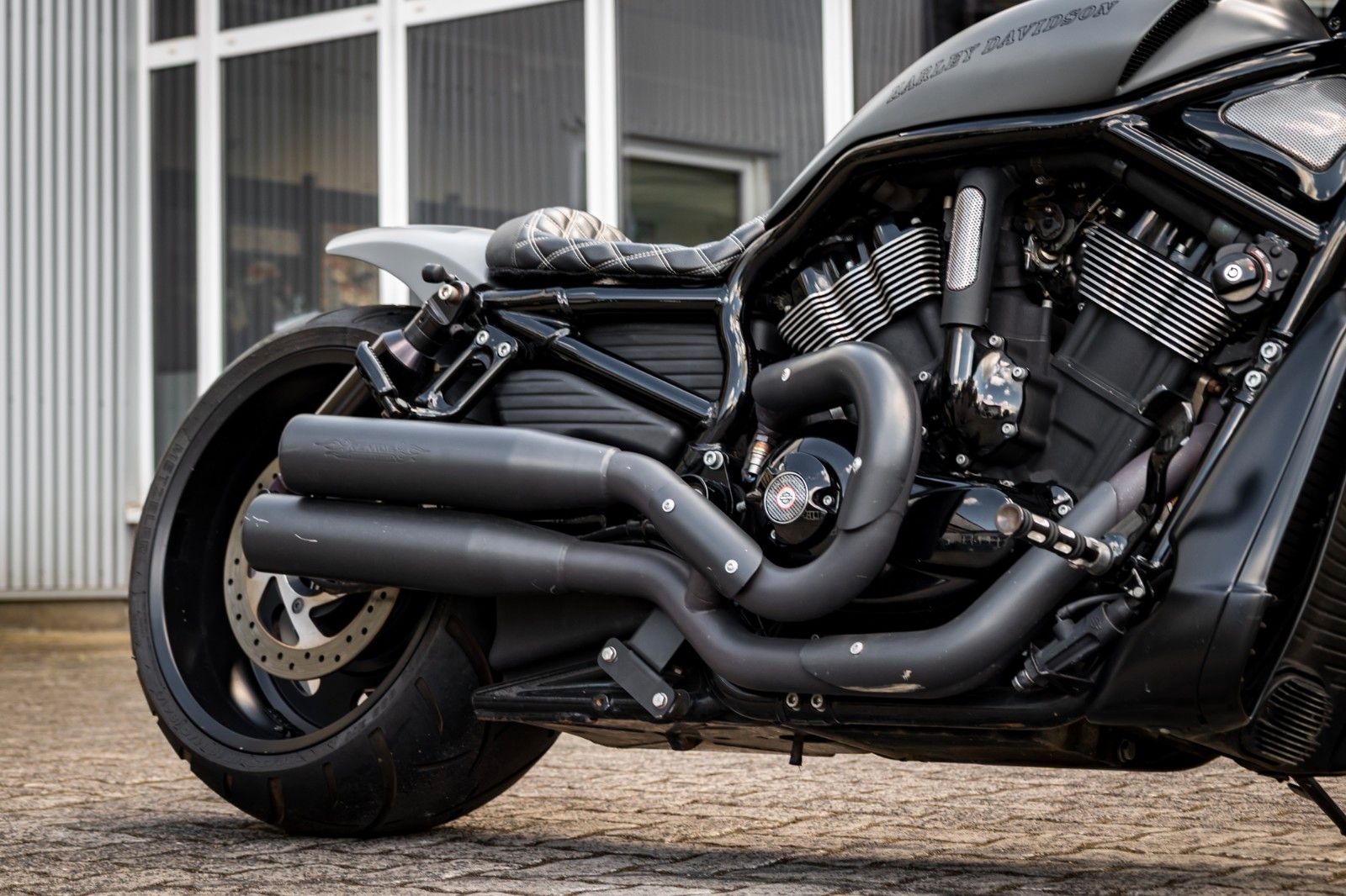 Fahrzeugabbildung Harley-Davidson VRSCDX Night Rod Special - Remus - Mini Ape