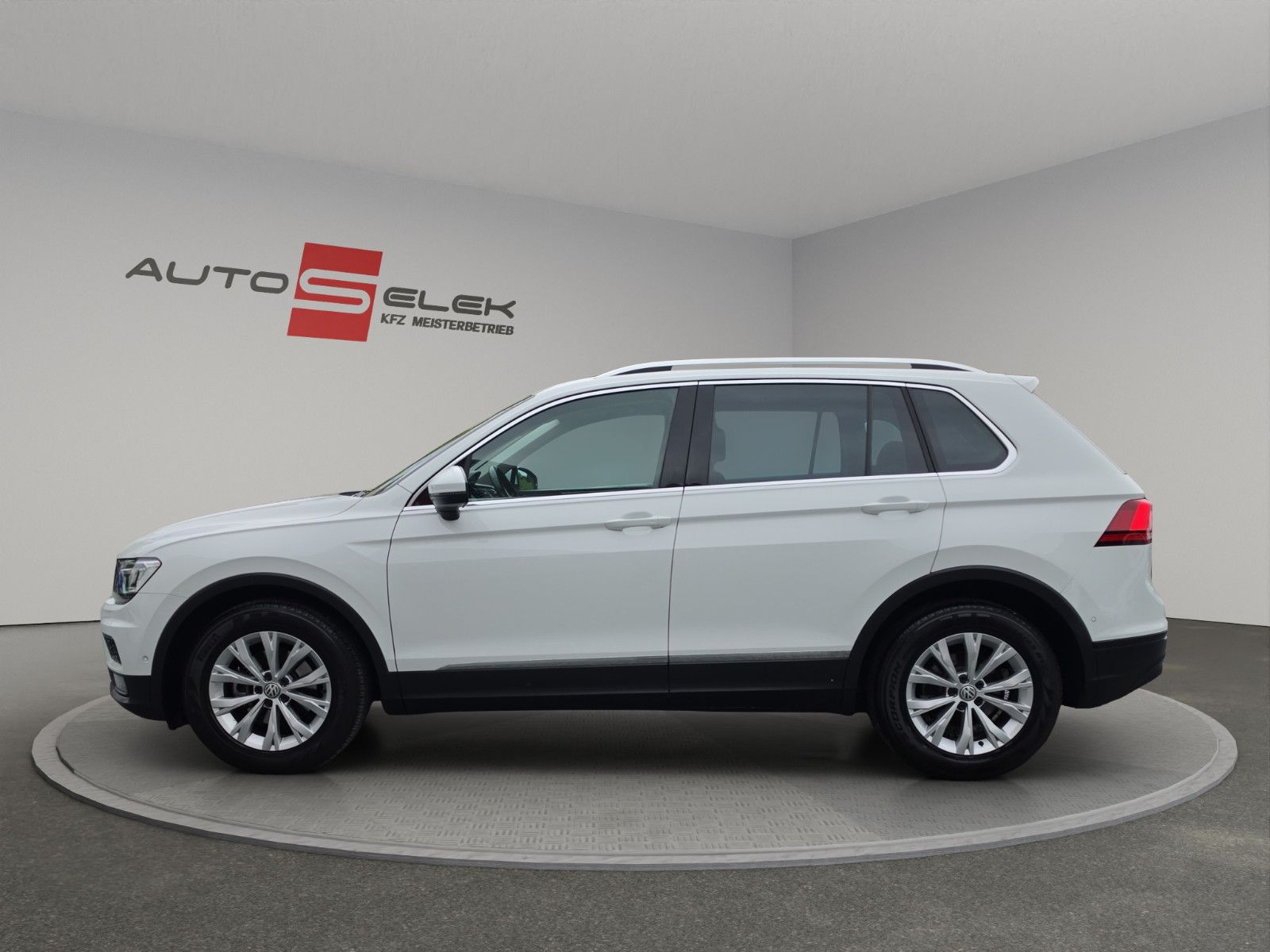 Fahrzeugabbildung Volkswagen Tiguan Comfortline BMT/Start-Stopp Aus 1.Hand