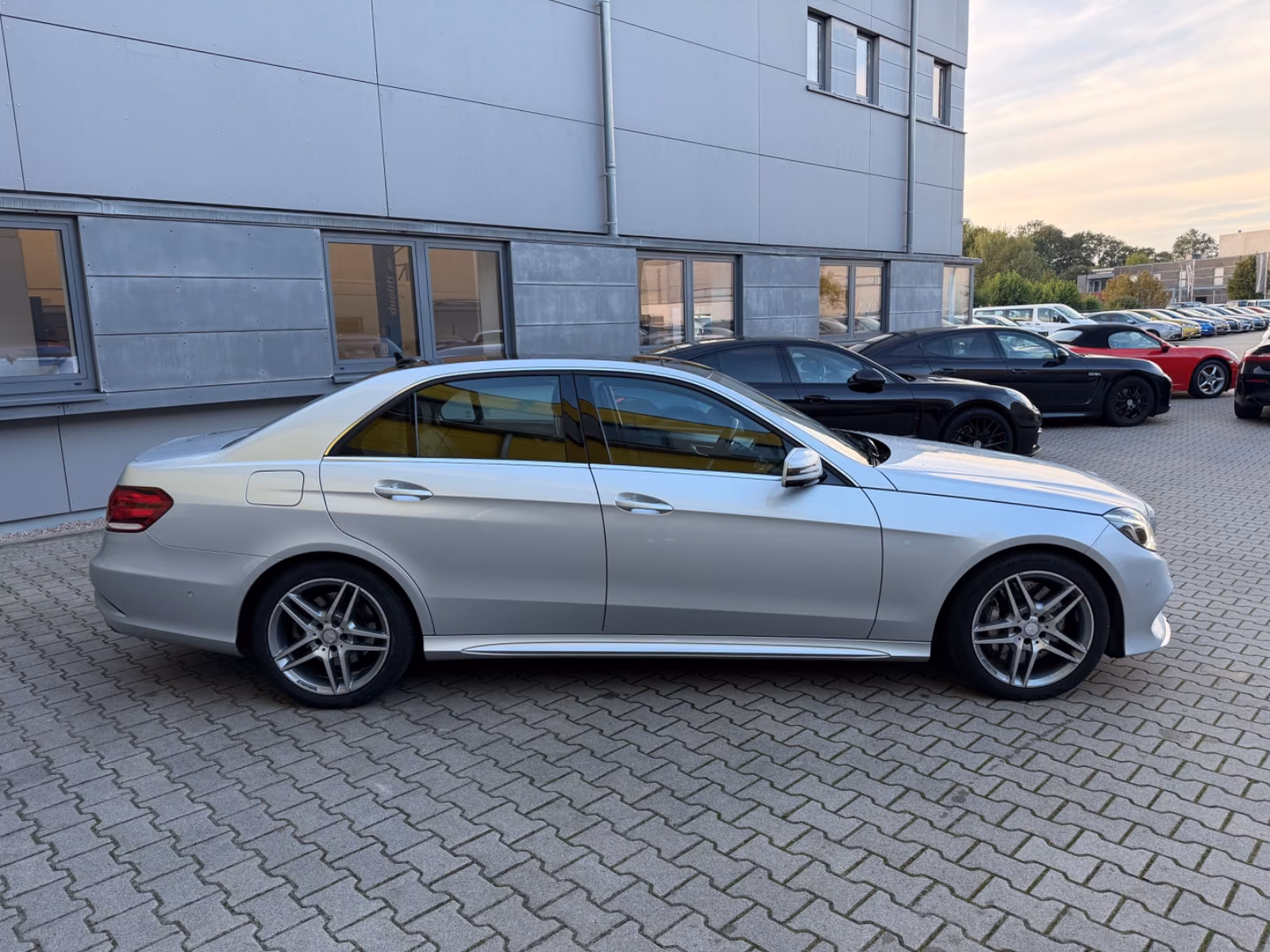 Mercedes-Benz E 500/ AMG LINE/PANO/SHZ/LEDER/MEMORY/LED