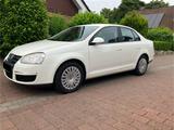 Volkswagen Jetta 1.6 Trendline  - Volkswagen Jetta: Trendline