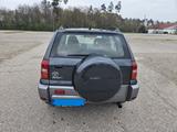 Toyota RAV 4 2.0-l-VVT-i 4x4 - - gebrauchte Toyota RAV 4 aus dem Jahr 2004