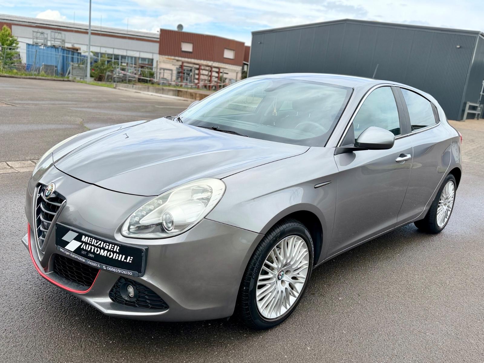 Alfa Romeo Giulietta Super *LED*PDC*Bi-Xenon*8fach bereift*