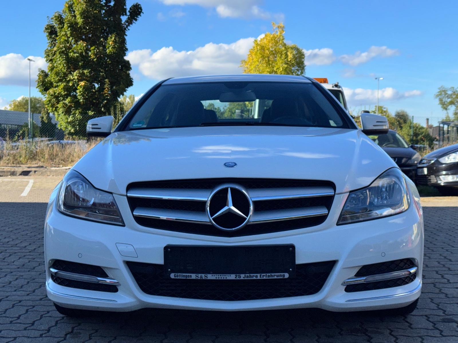 Mercedes-Benz C 180 C Coupe Navi /Automatik/Tempomat