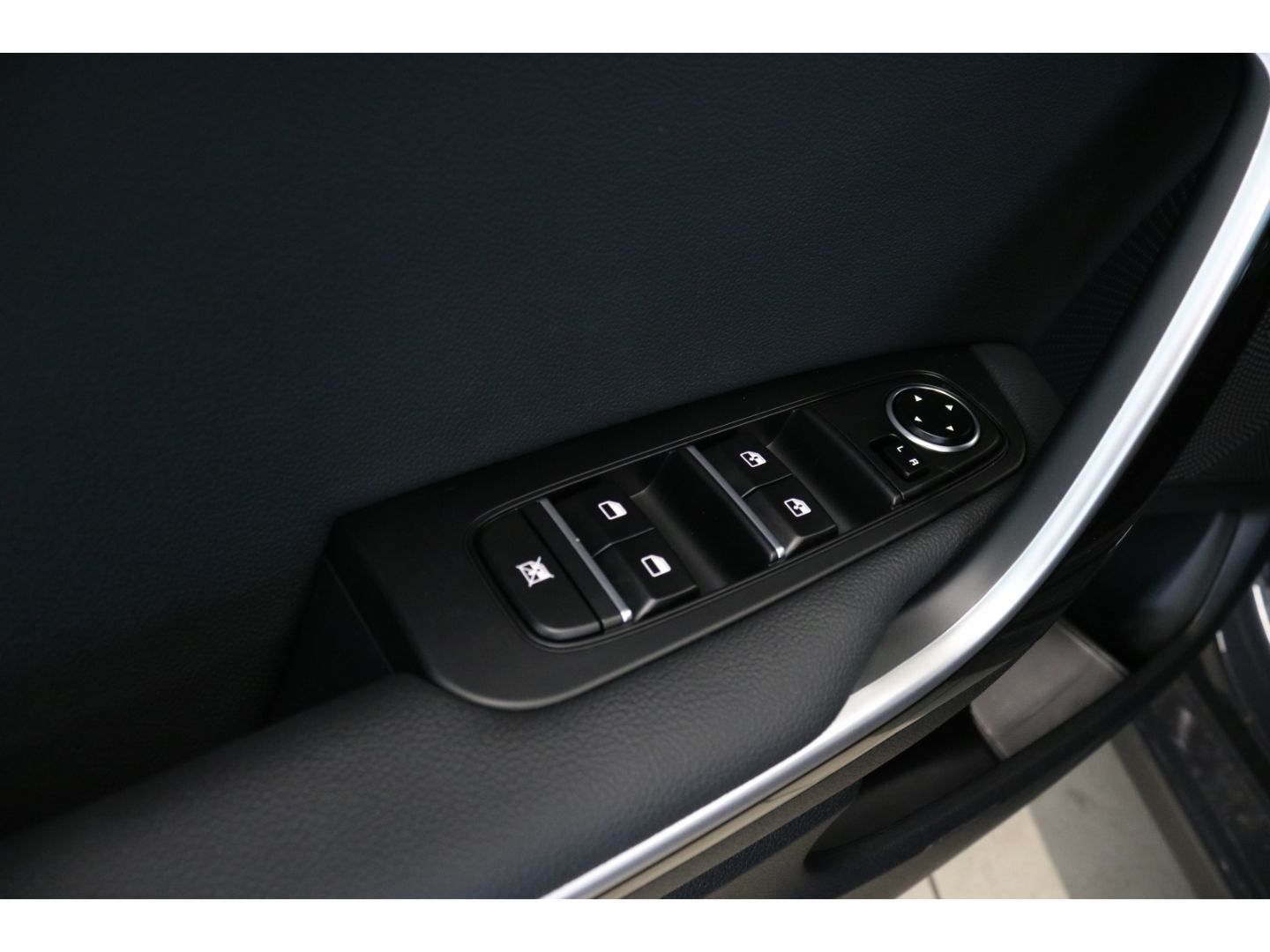 Fahrzeugabbildung Kia Ceed_sw Vision Kamera Navi SHZ PDC Tempomat