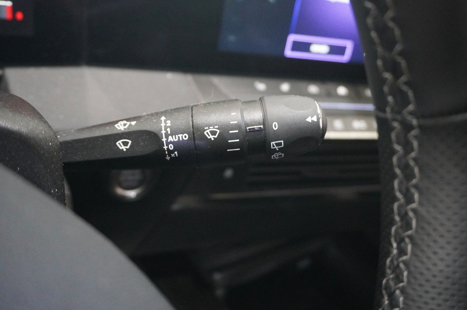 Fahrzeugabbildung Opel Astra L ST 1.2T ULTIMATE NAVI/LED/360°/PANO/DAB+