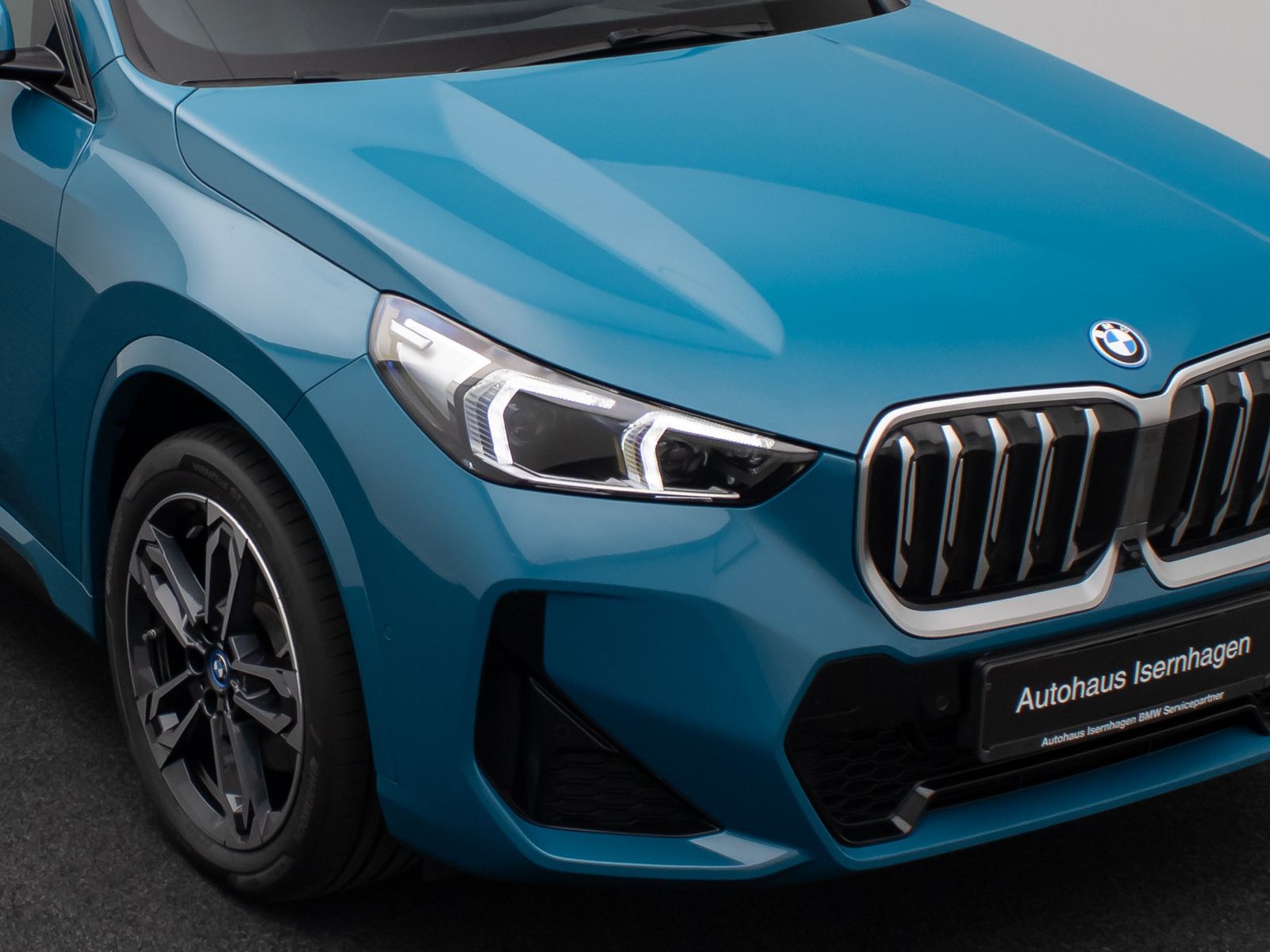 Fahrzeugabbildung BMW iX1 xD30 M Sport Panorama 360°HUD DAB H/K 19Zoll