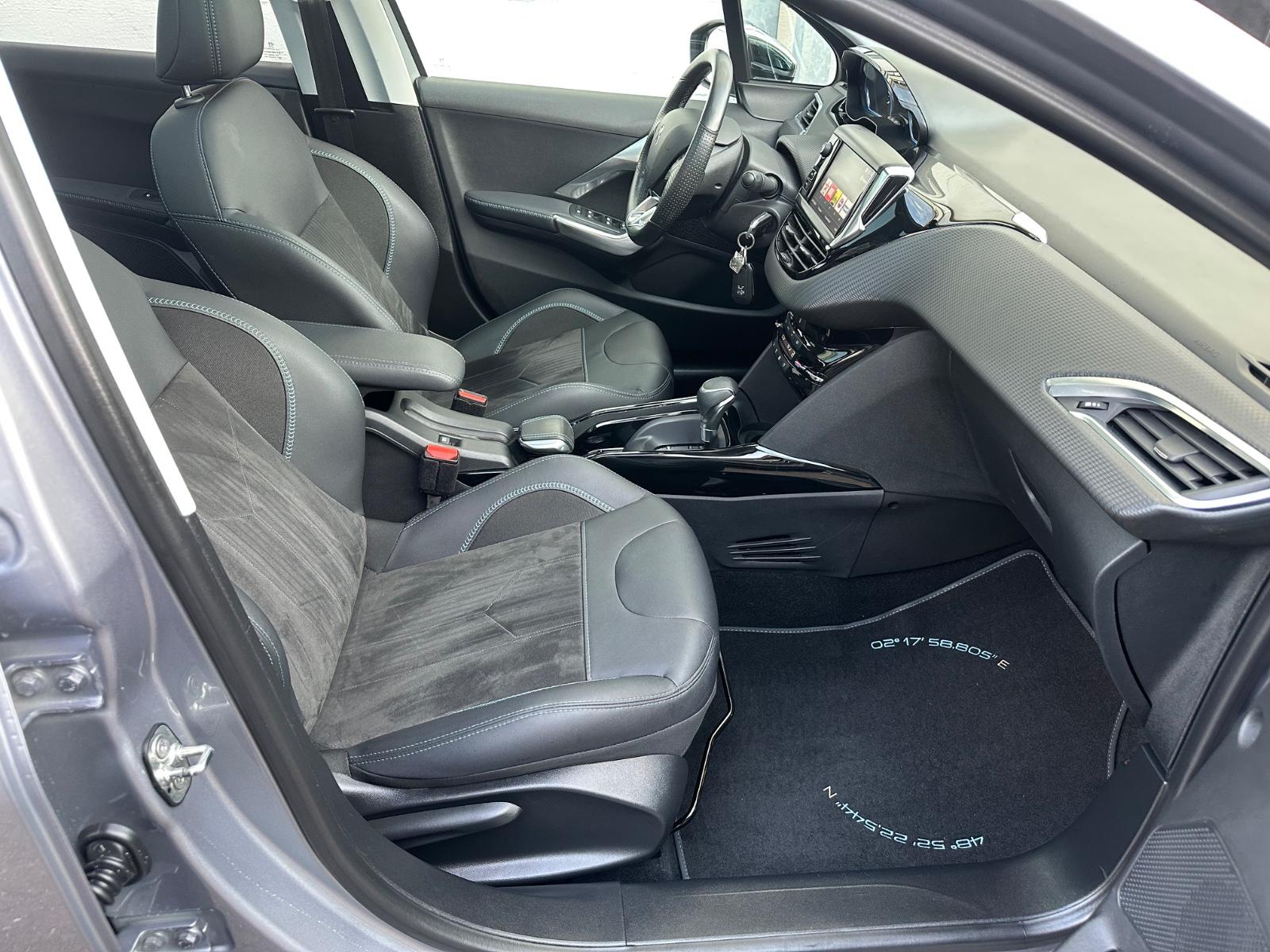 Peugeot 2008 Crossway T-Leder R-Kamera Panorama-Dach