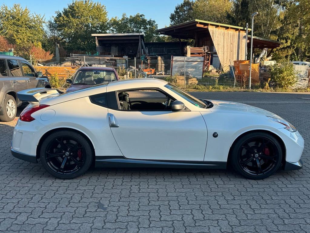 Nissan 370Z Nismo V1