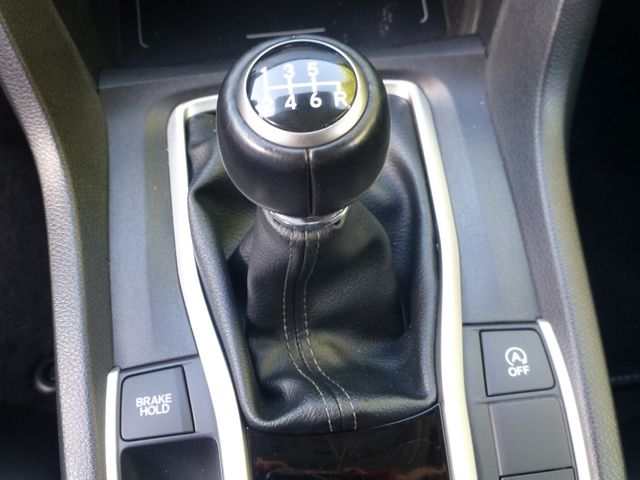 Honda Civic 1,5 VTEC Turbo Executive Limousine