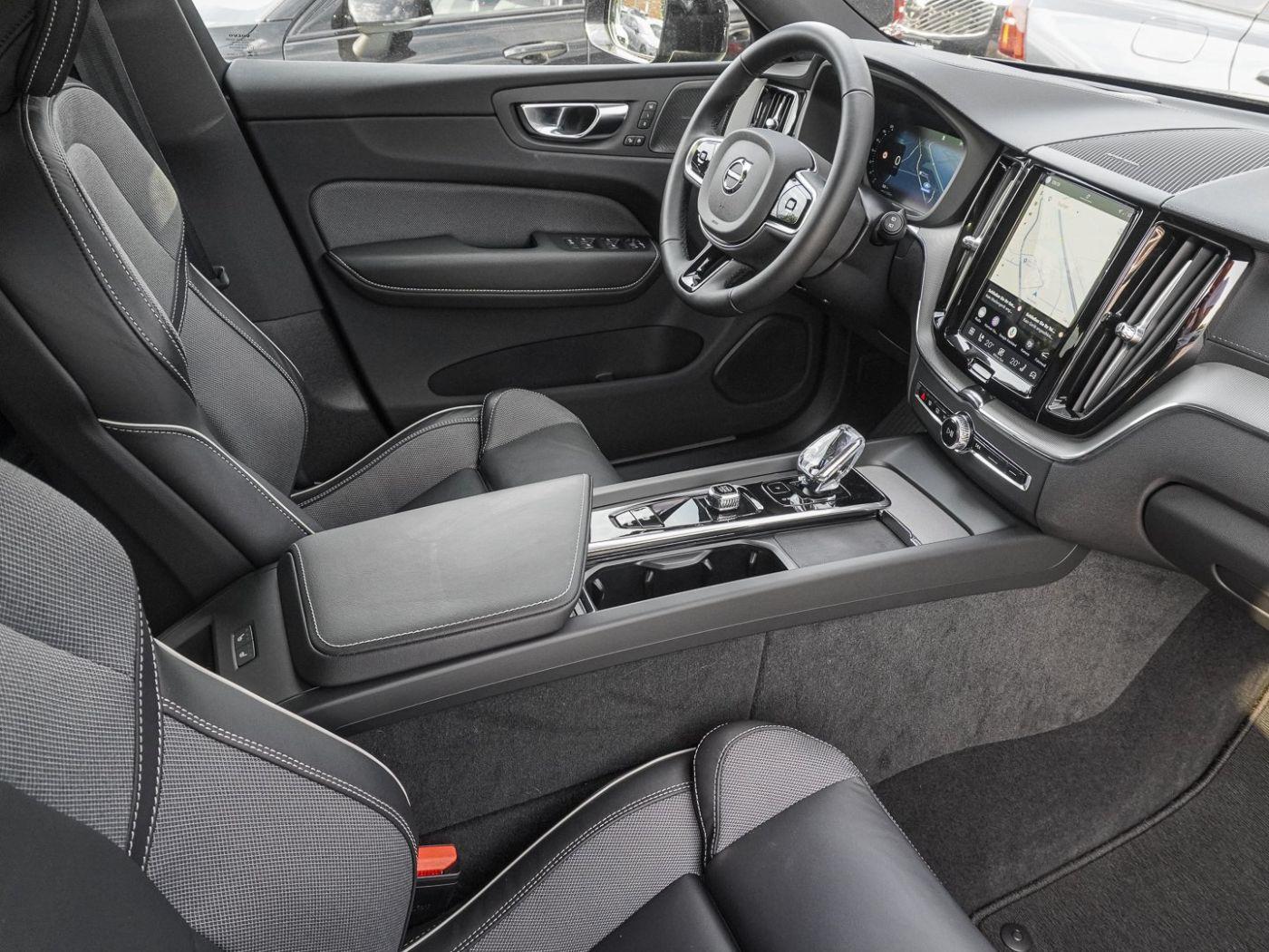 Volvo XC60 T8 AWD Black Edition Ultra Plug-in Hybrid