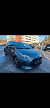 Toyota Yaris Hybrid 2024  115 PS  20.000 km - Toyota 4-Runner von privat