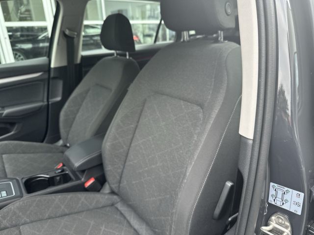 Golf VIII Variant 2.0 TDI DSG Life NAVI BUSINESS
