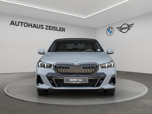 Foto Nummer 5: BMW 550e xDrive