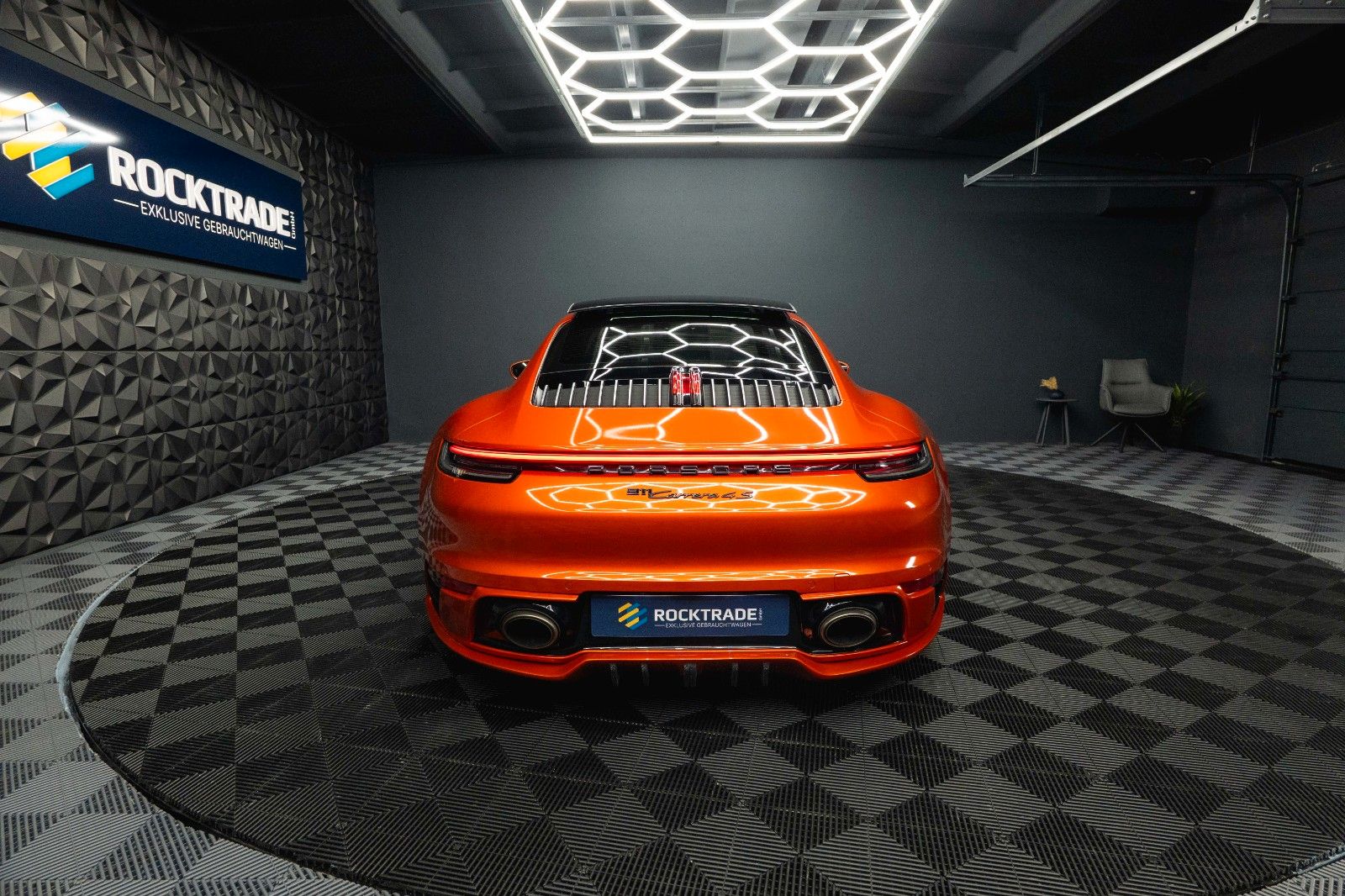 Fahrzeugabbildung Porsche 992 911 Carrera 4 S TECHART AKRAPOVIC 111 Punkte