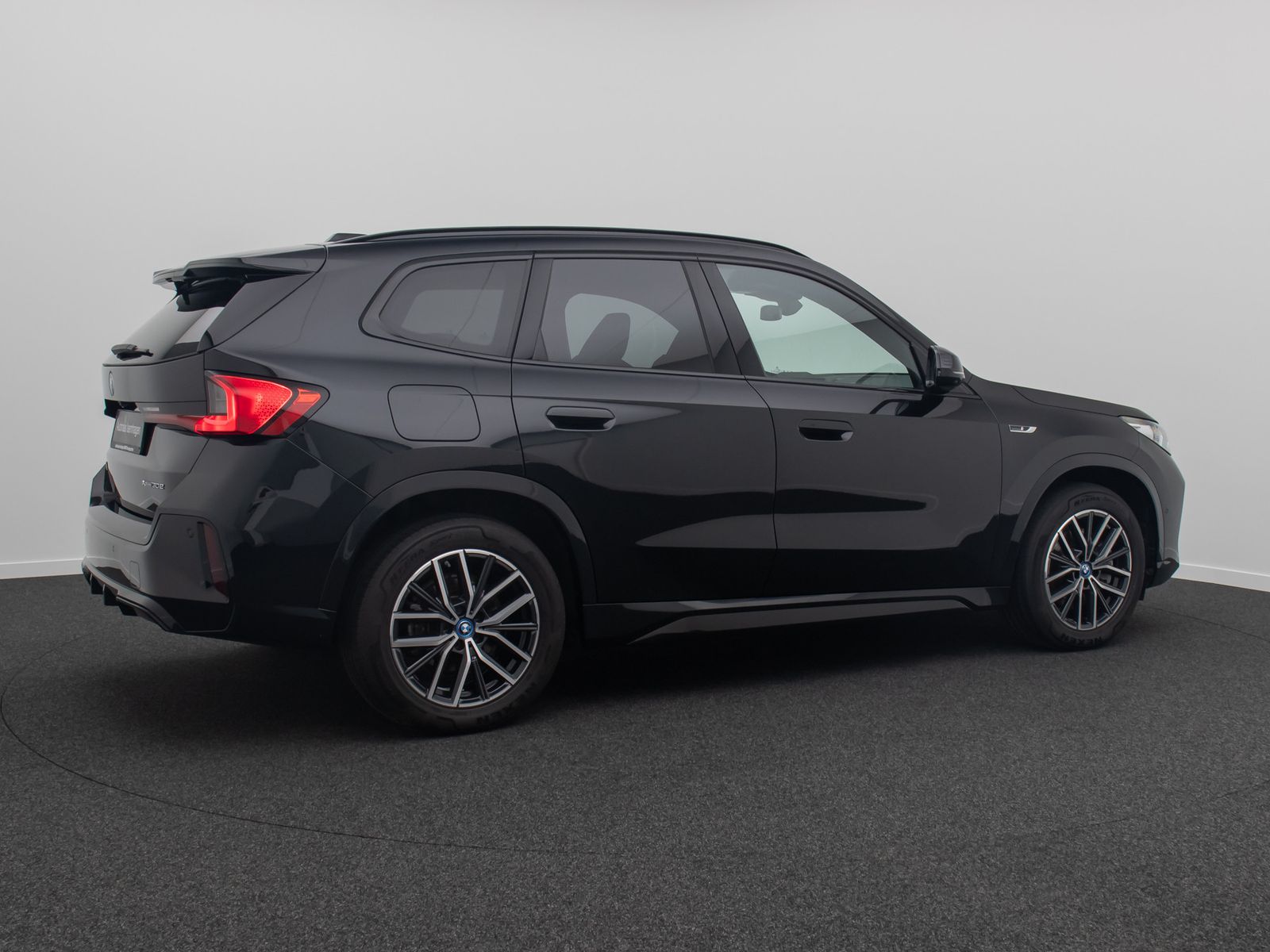 Fahrzeugabbildung BMW X1 xD30e M Sport 360&deg;HUD DAB H/K ACC Komfort LED