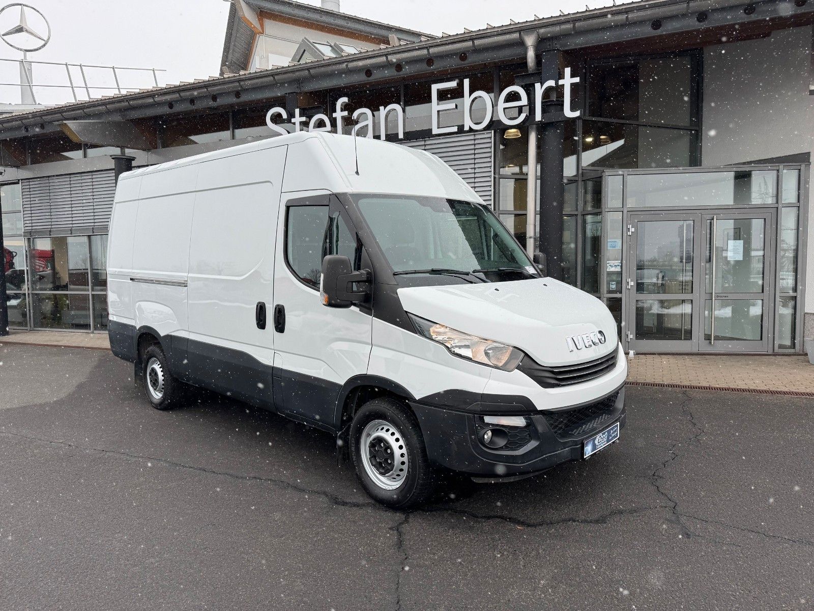 Fahrzeugabbildung Iveco Daily 35S12 *R3.520mm*AHK*Automatik*51.272km!!