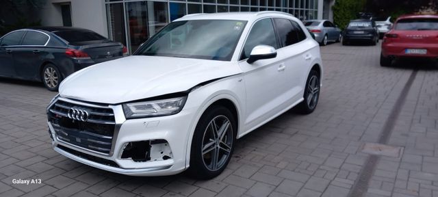 Audi SQ5 3.0i V6 quattro A8