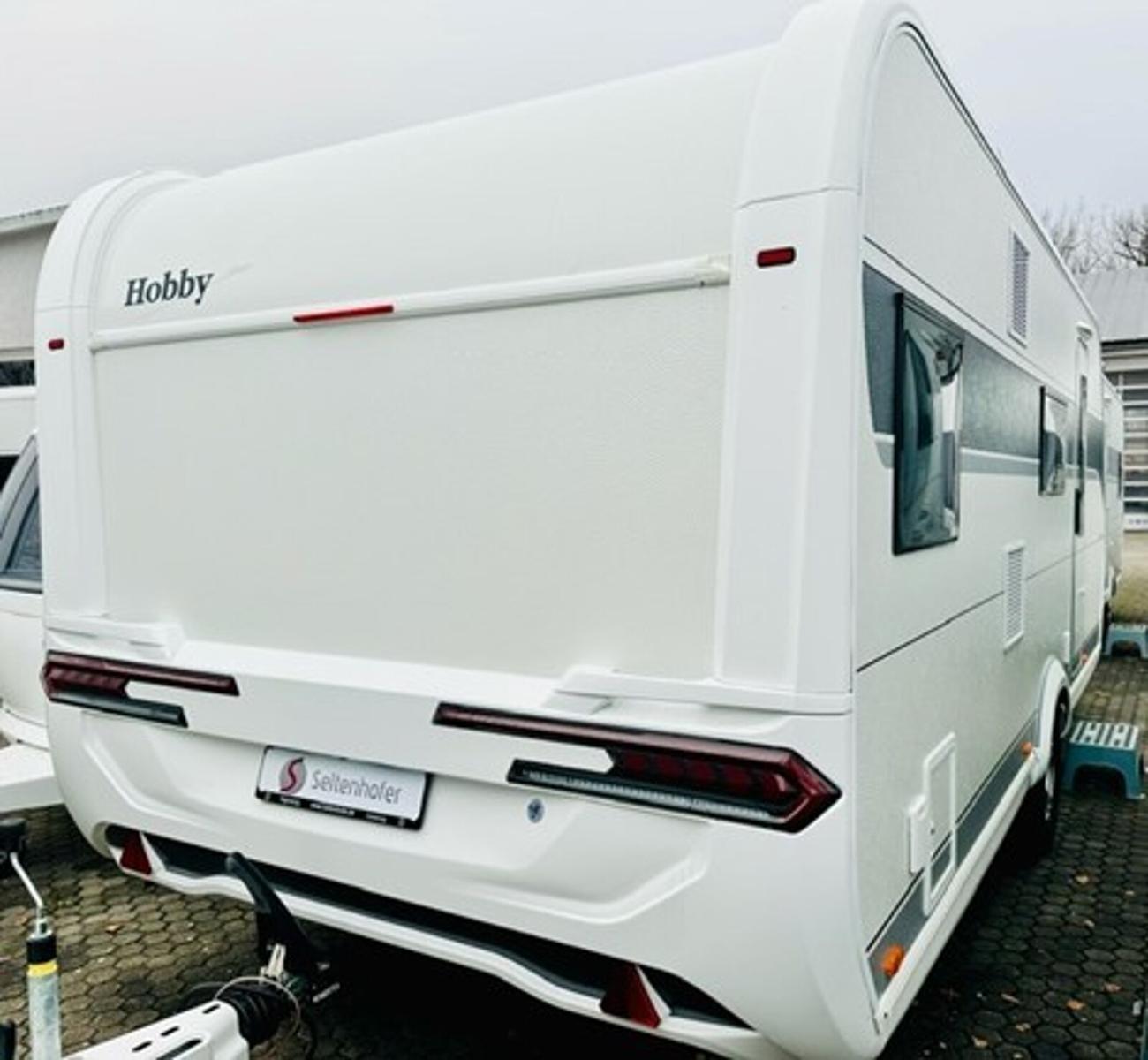 Hobby De Luxe 545 KMF Ambiente + 2000kg + TV Halter