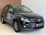 Volkswagen Tiguan 1.4 AHK/LMF/ZV/GARANTIE/TÜV NEU - mit Benzin-Antrieb: Schwarz, Geländewagen, Garantie