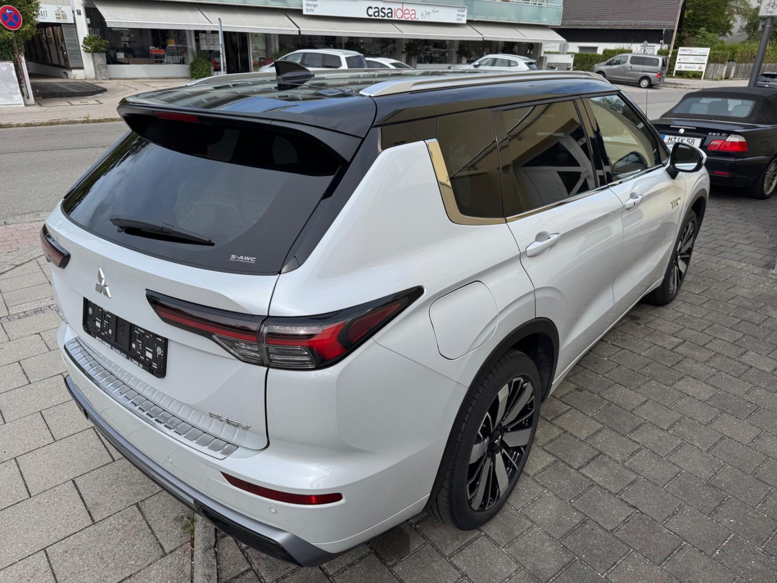 Mitsubishi LUXURY  2.4 PHEV 100 kW S-AWC Top