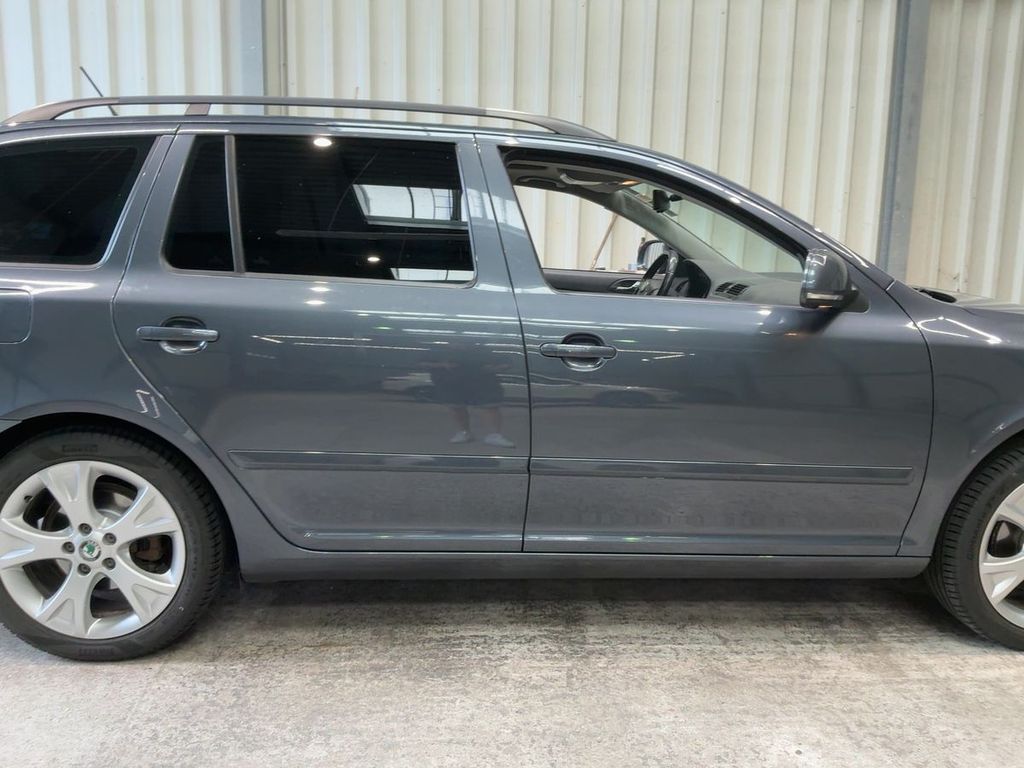 2.0 TDI Xenon AHK Schiebedach Tempo SHZ