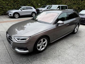 Audi A4 - 1