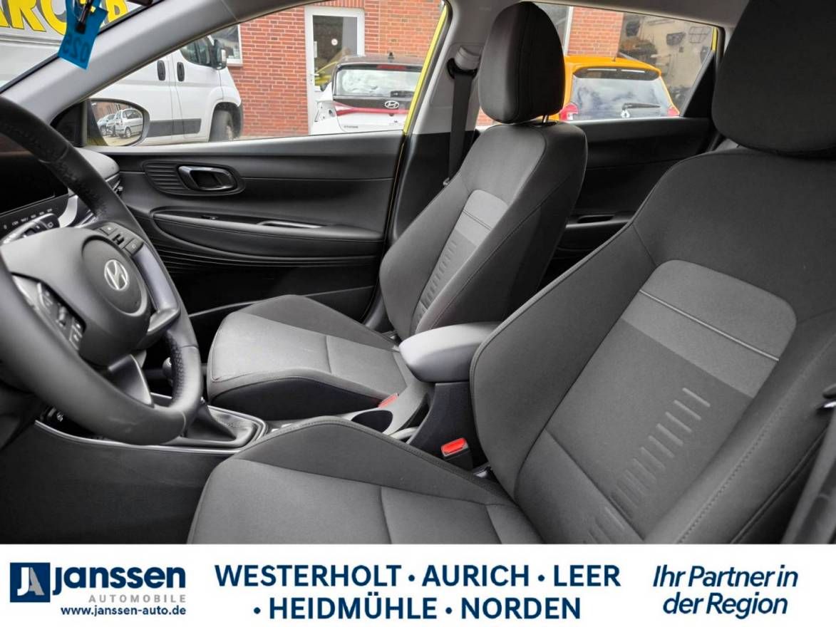Fahrzeugabbildung Hyundai BAYON Trend, Navi, Rückfahrkamera, PDC hinten, K