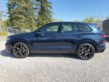 Volkswagen Touareg TSi R-Line Black Style / Allradlenkung - blaue Volkswagen Touareg