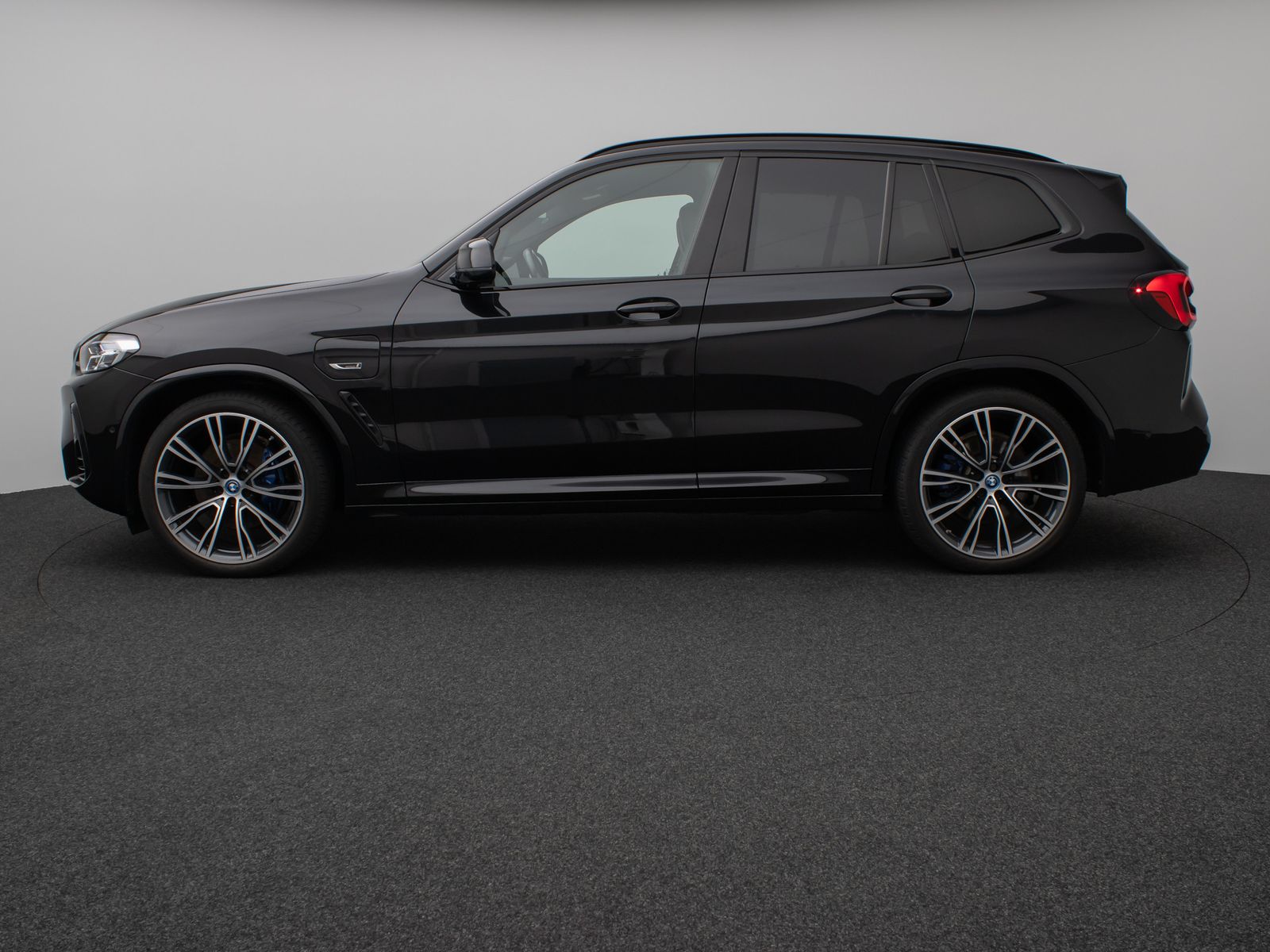 Fahrzeugabbildung BMW X3 xD30e M Sport Panorama Kamera HUD DAB H/K 21"