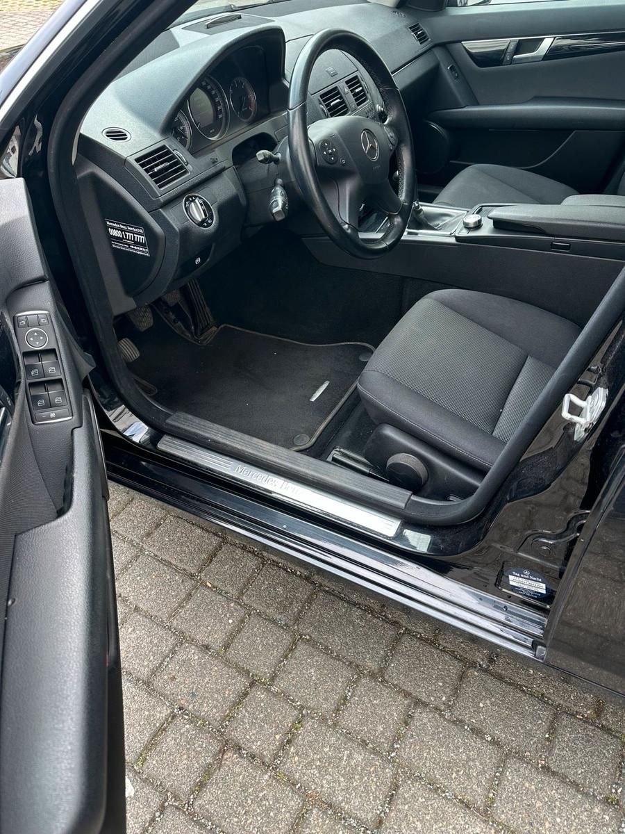 Mercedes-Benz C220 2010 — photo 7