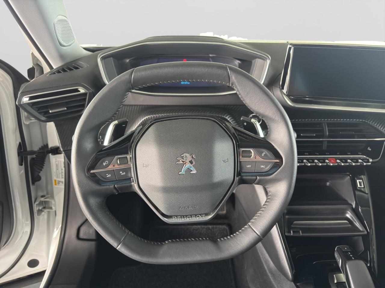 Peugeot 2008 Allure Ganzjahresreifen Sitzheizung Klima