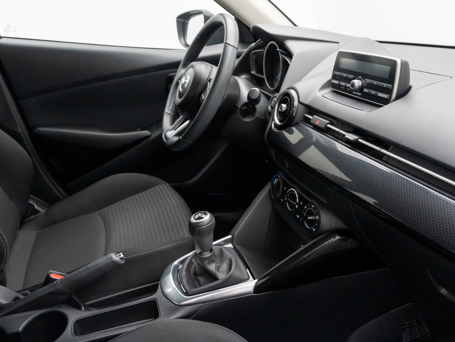 Fahrzeugabbildung Mazda 2 Center-Line Temponat Start/Stop Multilenk DSC