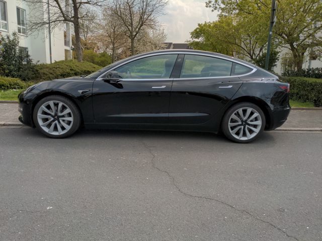 Tesla Model 3 Long Range RWD 600km TOP gewartet