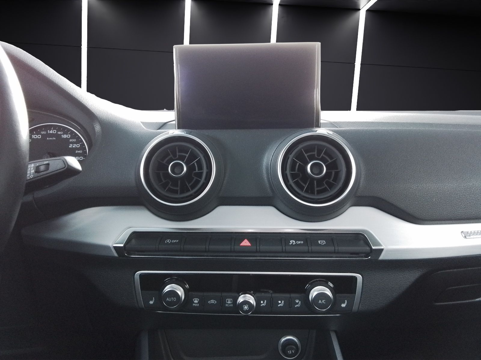 Fahrzeugabbildung Audi Q2 30 TFSI sport LED NAVI SOUND PDC SHZ LM